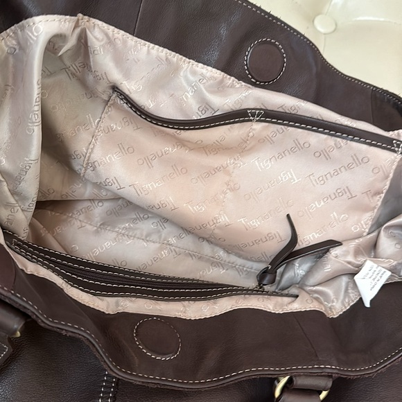 Tignanello genuine soft leather brown tote. Magnetic snap closure - Picture 10 of 13